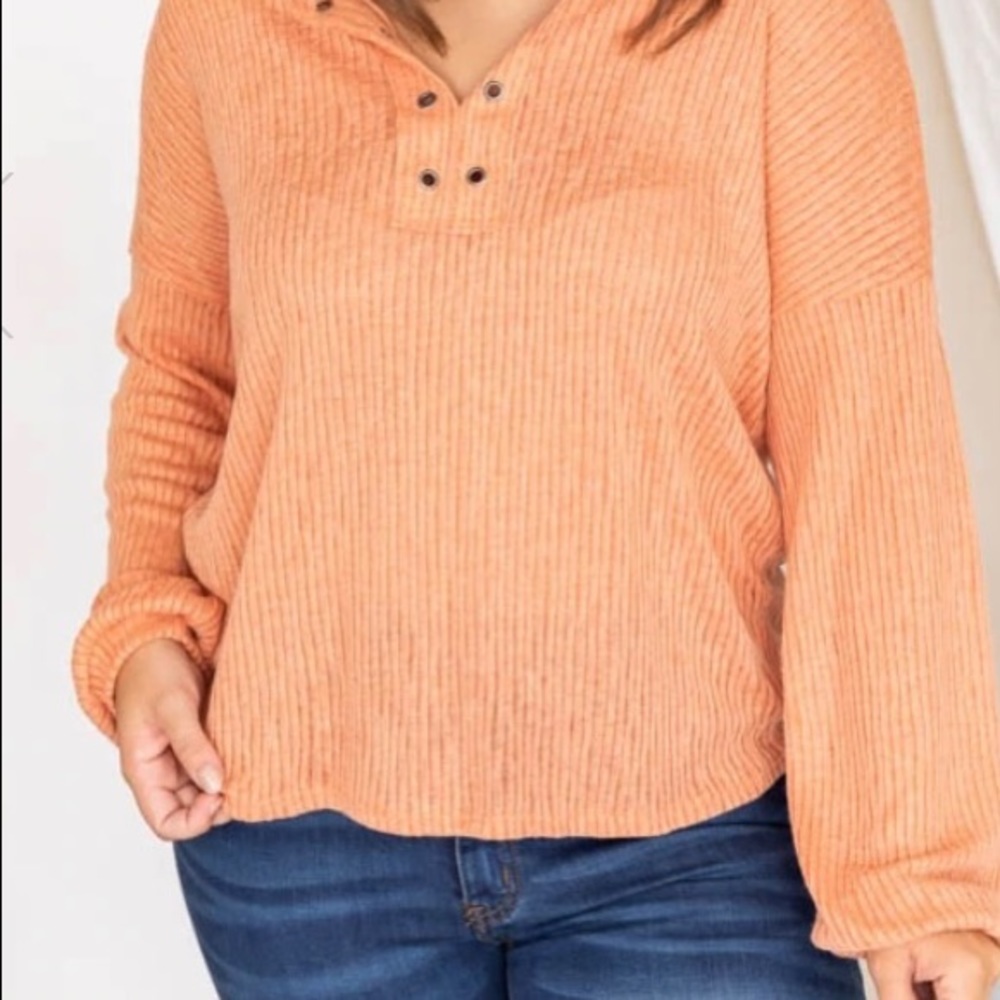 NEW Pink Lily Peach Top